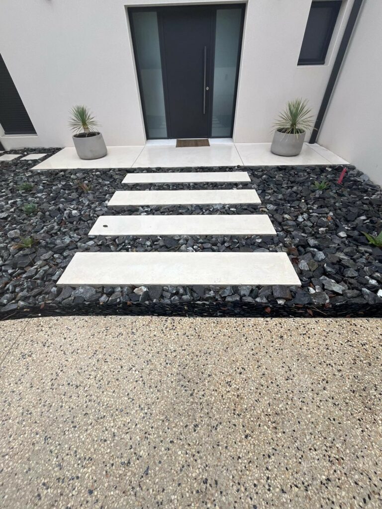 Pas japonais en béton lissé par Ambetao