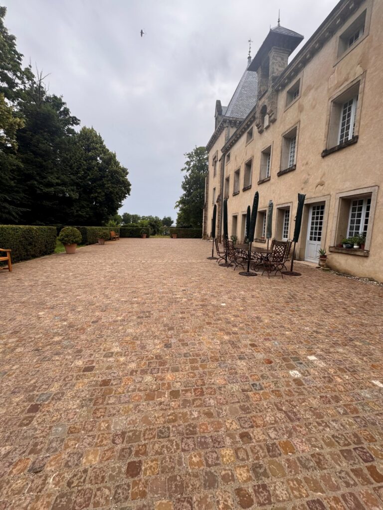 Terrasse maison en pavage réalisé par Ambetao